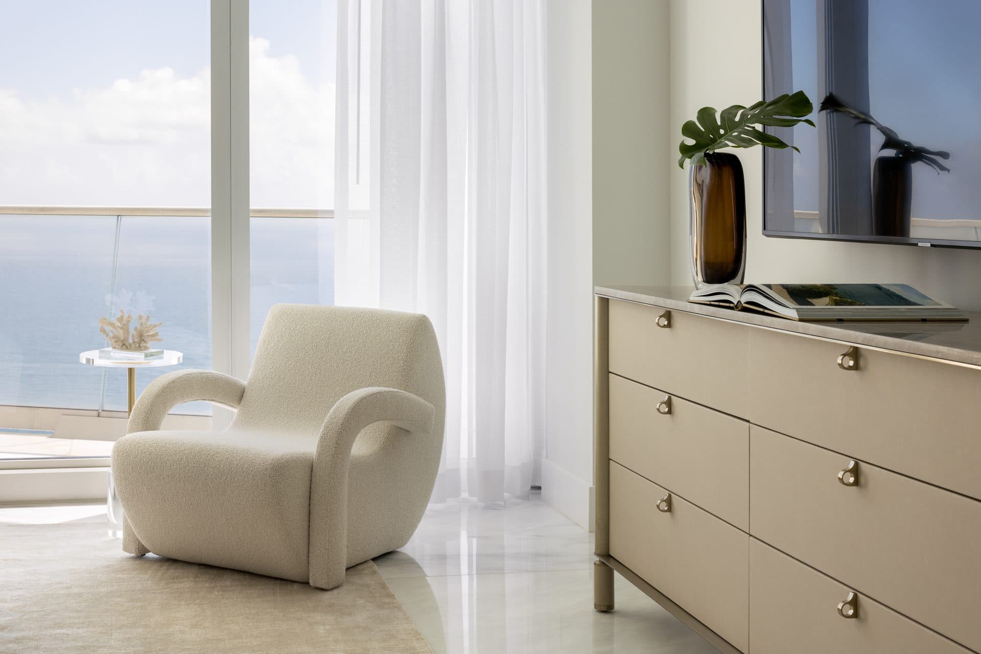 Modern design by Elmira Décor